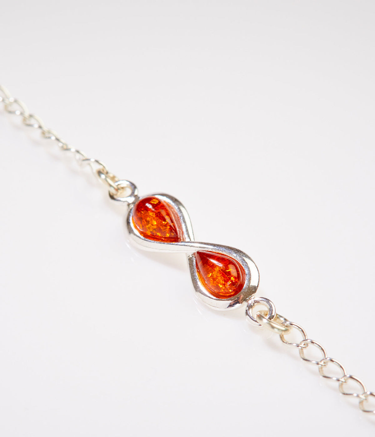 Silbernes Kettenglieder-Armband mit Unendlichkeitszeichen