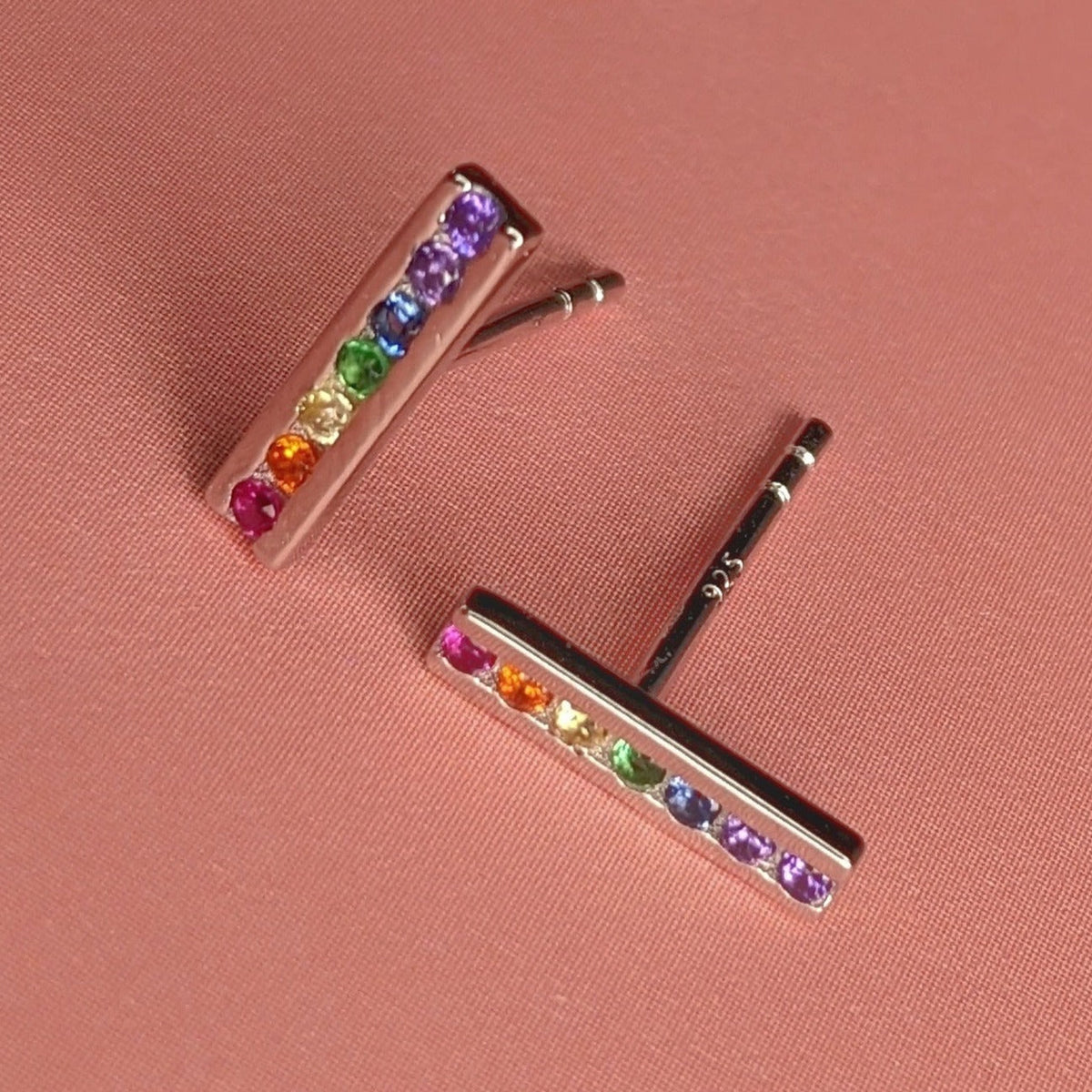 Cubic Rainbow Ohrstecker aus Sterlingsilber