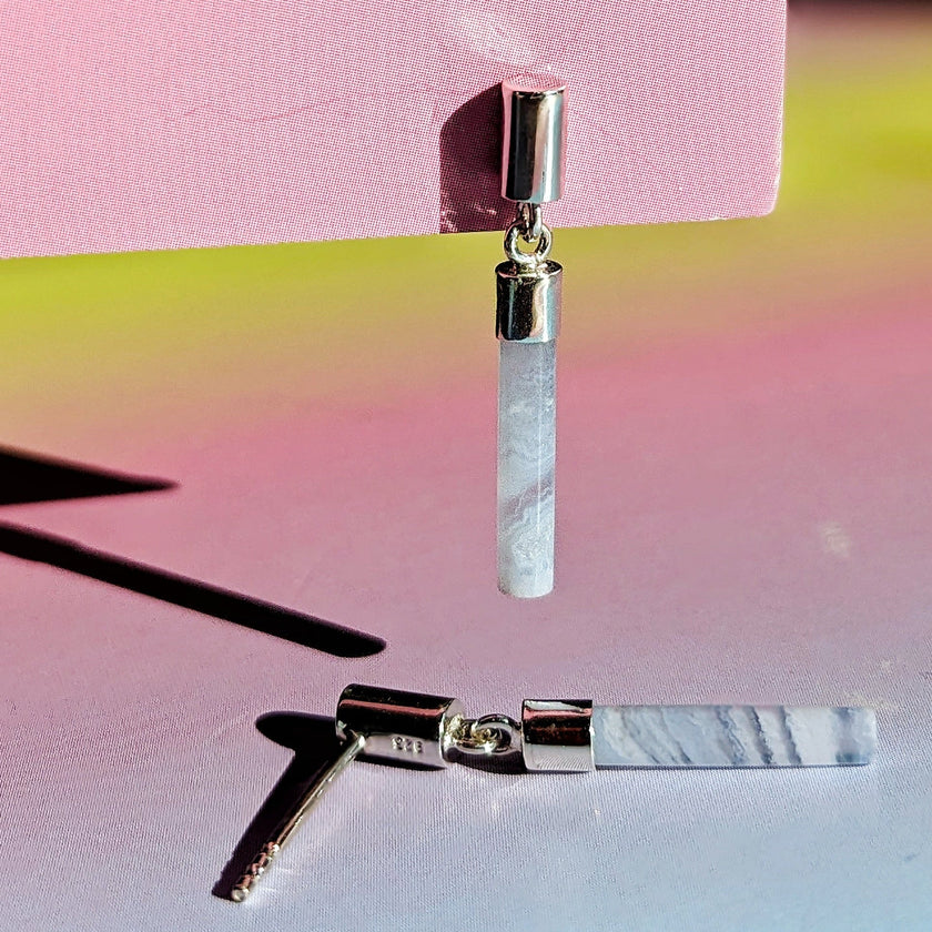 Ohrhänger aus Sterlingsilber mit blauen Spitzenachat