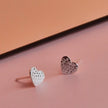 Pendientes de botón de plata de ley texturizados con forma de corazón