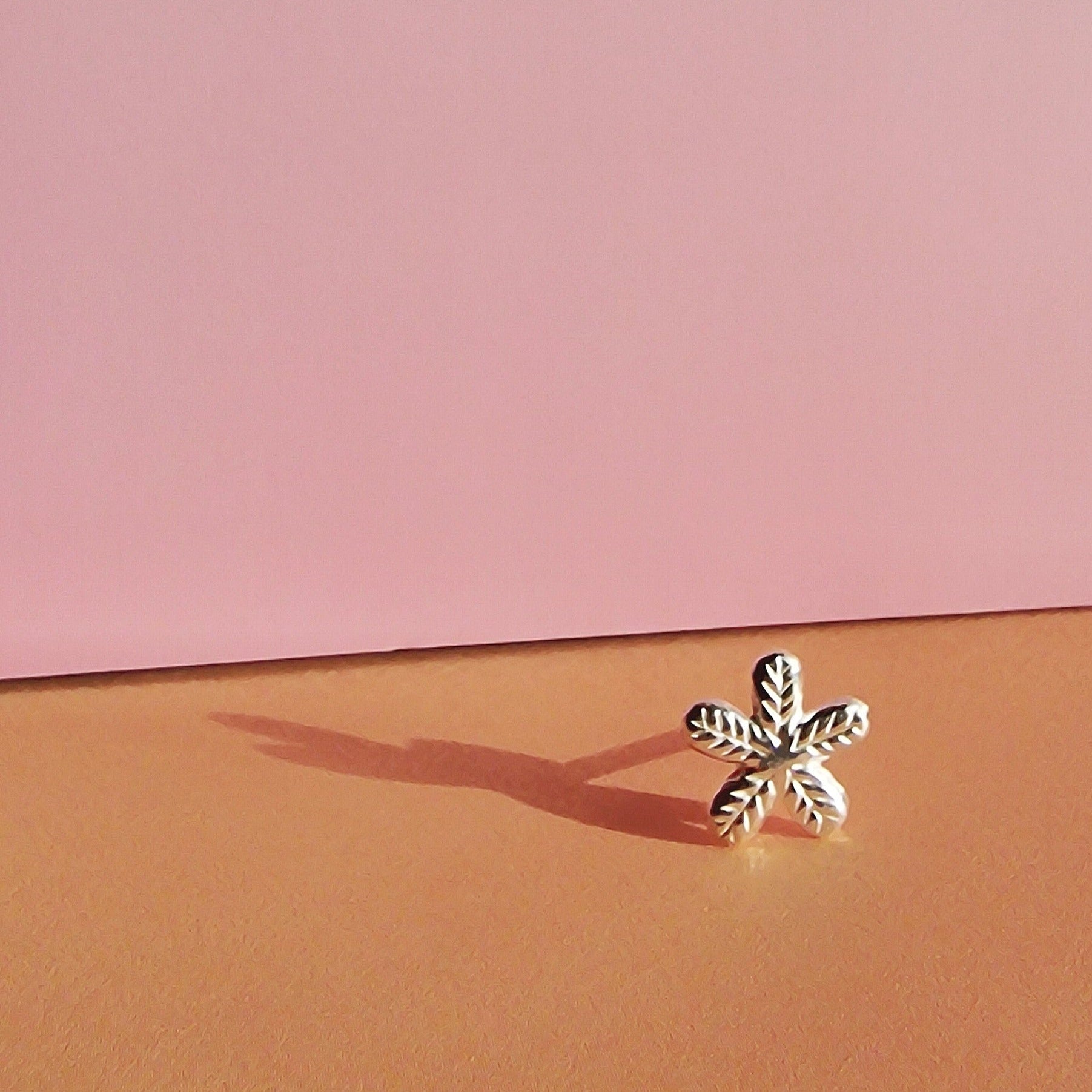 Pendientes de Plata de Ley con Pétalos de Flores