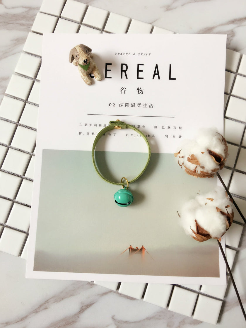 Candy-colored necklace pet bell