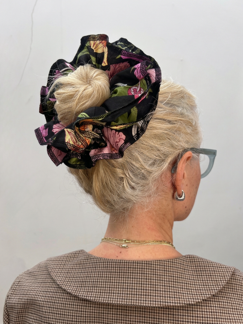 Organic Cotton floral black scrunchie - Azaria | No More Nobody