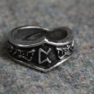 Anillo de runa con la letra P de Peorth - Ajustable