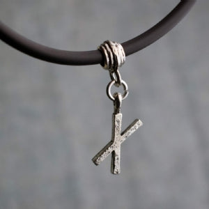 Naudiz Rune Choker