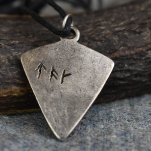 St Ninian's Knot - Green Stone