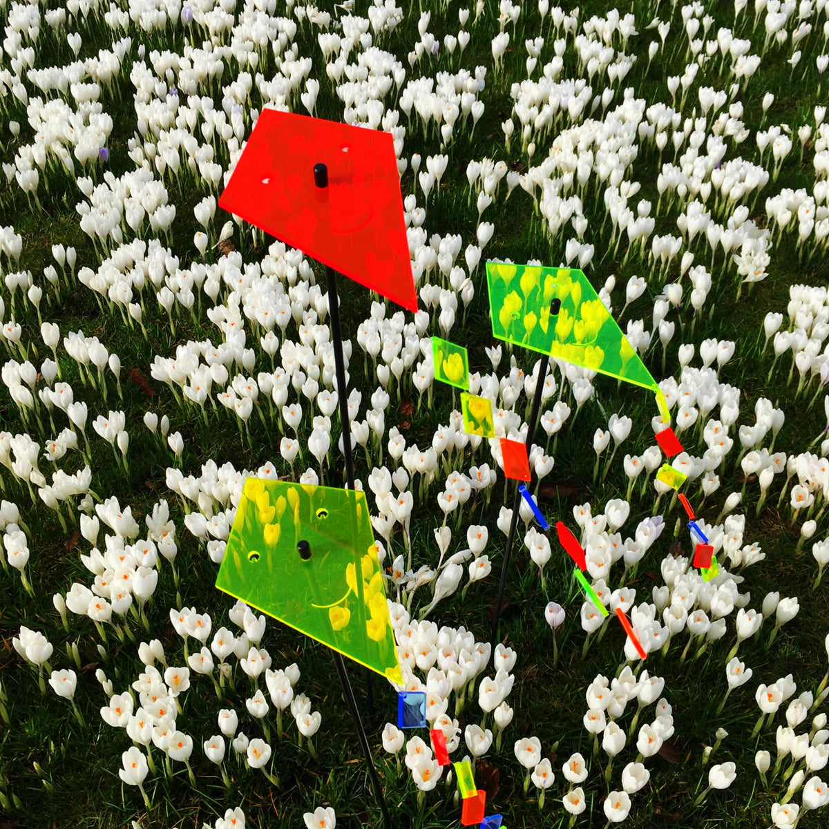 Large Garden Décor Ornaments Set of 3 'Kites with Tail'