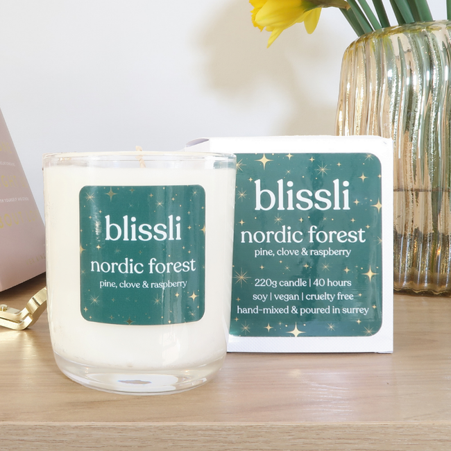 nordic forest – pine, clove & raspberry 220g soy candle