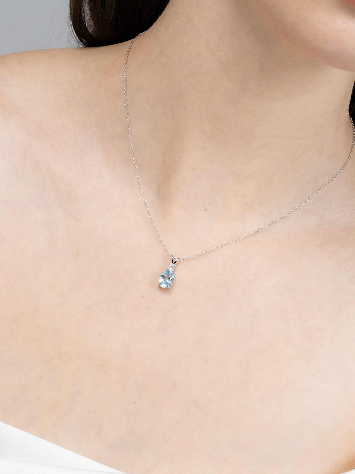 Schmuckset aus Sterlingsilber mit himmelblauem Topas