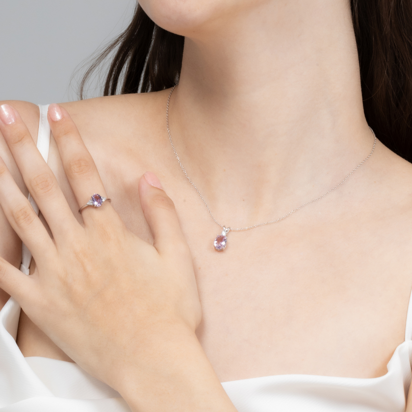 Anillo de amatista lavanda en plata de ley
