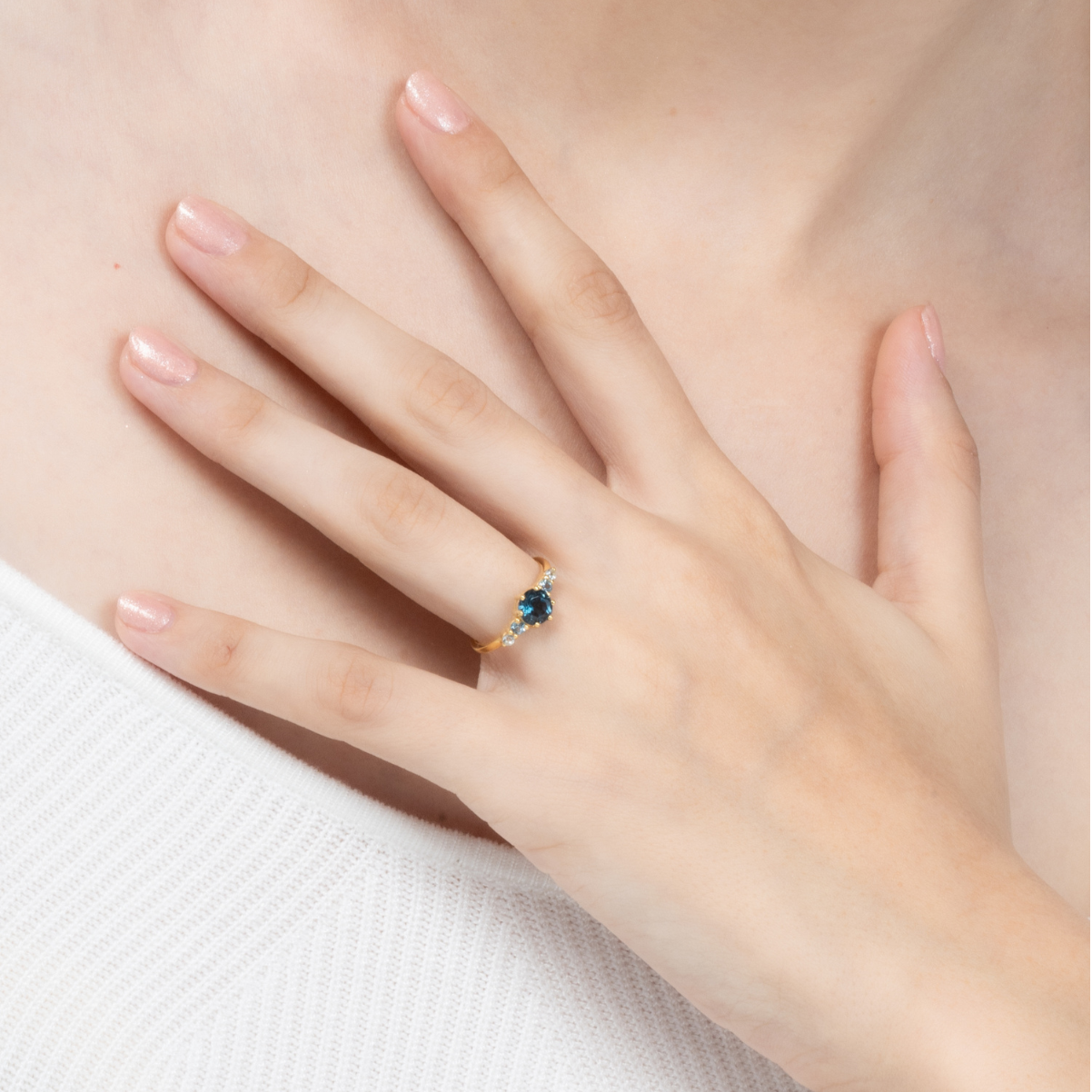Ombre-Blautopas-Fünfsteinring aus 18k Gold Vermeil