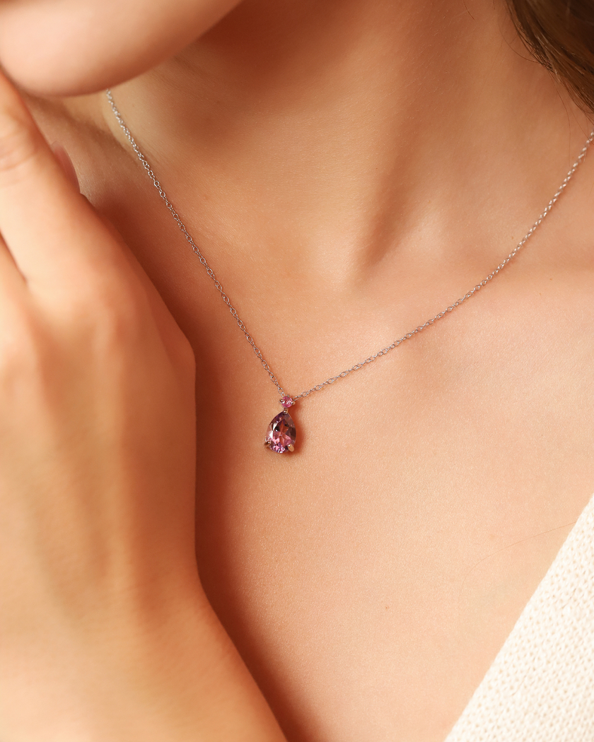 Halskette mit Anhänger mit rosa Rubin und Amethyst im Tropfenschliff aus Sterlingsilber