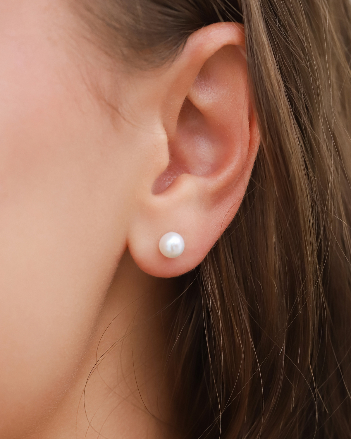 Freshwater Pearl Stud Earrings in Gold