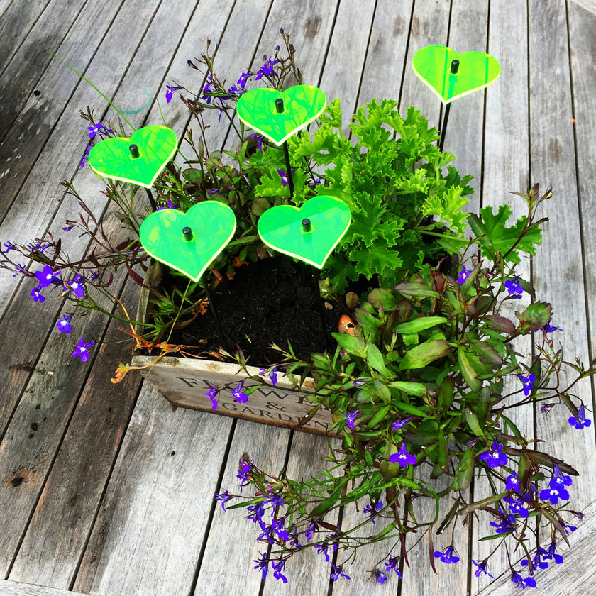 Small Garden Décor Ornaments Set of 5 'Hearts'