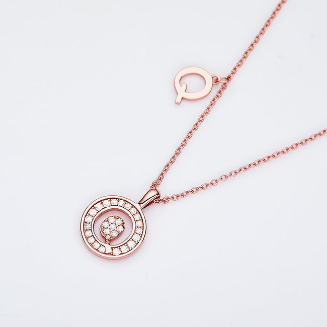 Einer der 26 Buchstaben, Q, besetzt mit hochwertigem Moissanit, luxuriöser und modischer Leichtluxus-Trendschmuck, Silberkette, Anhänger S925 Silber, galvanisiertes Roségold
