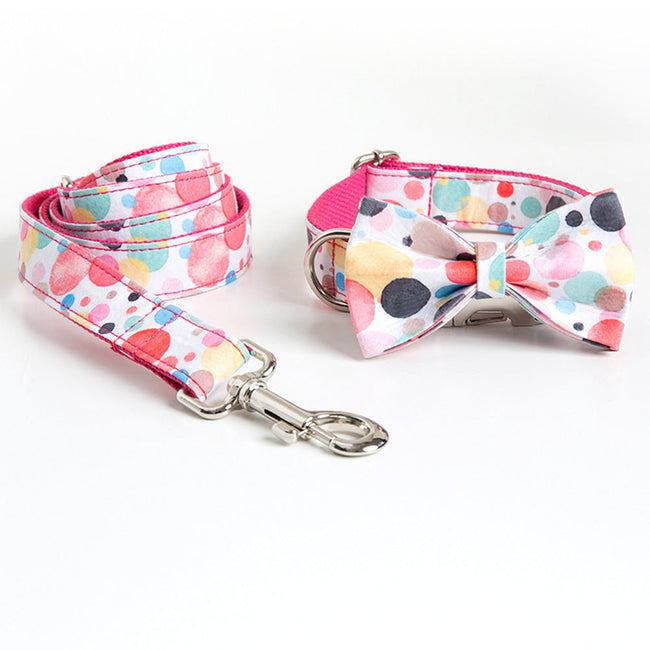 Traje de personalidad con estampado de collar para perro con letras personalizadas