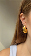Pendientes Solace Luxe bañados en oro de 18k