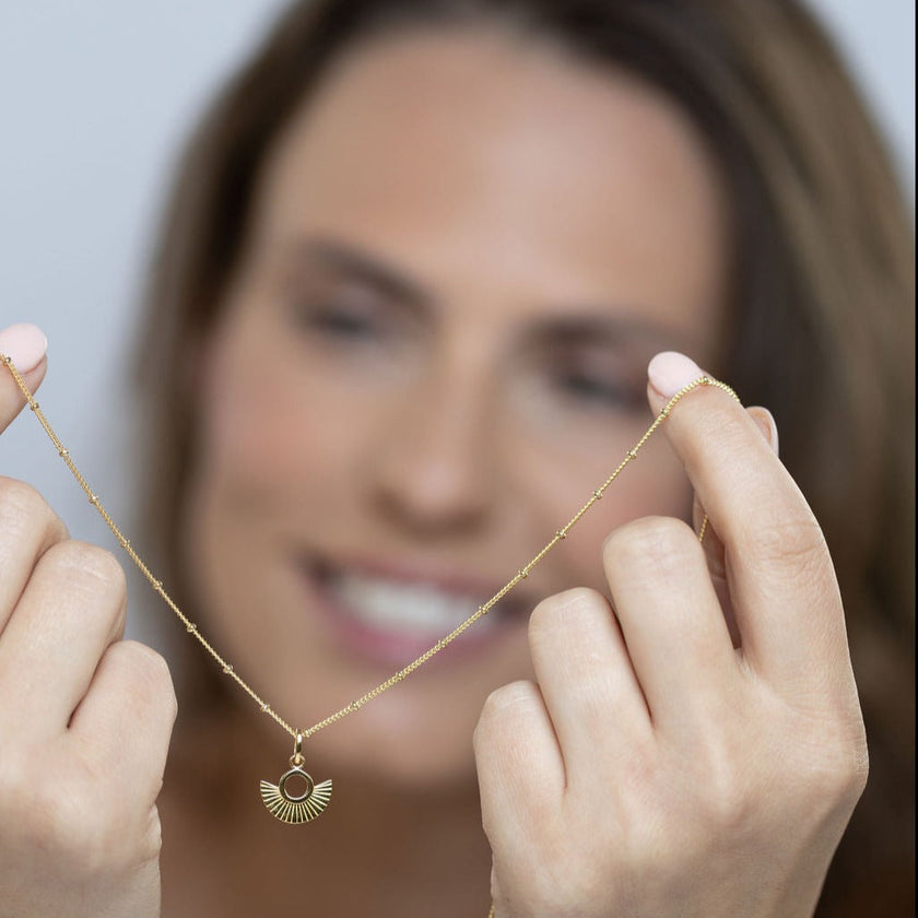 Art-déco-Fächer-Halskette mit goldener Satellitenkette