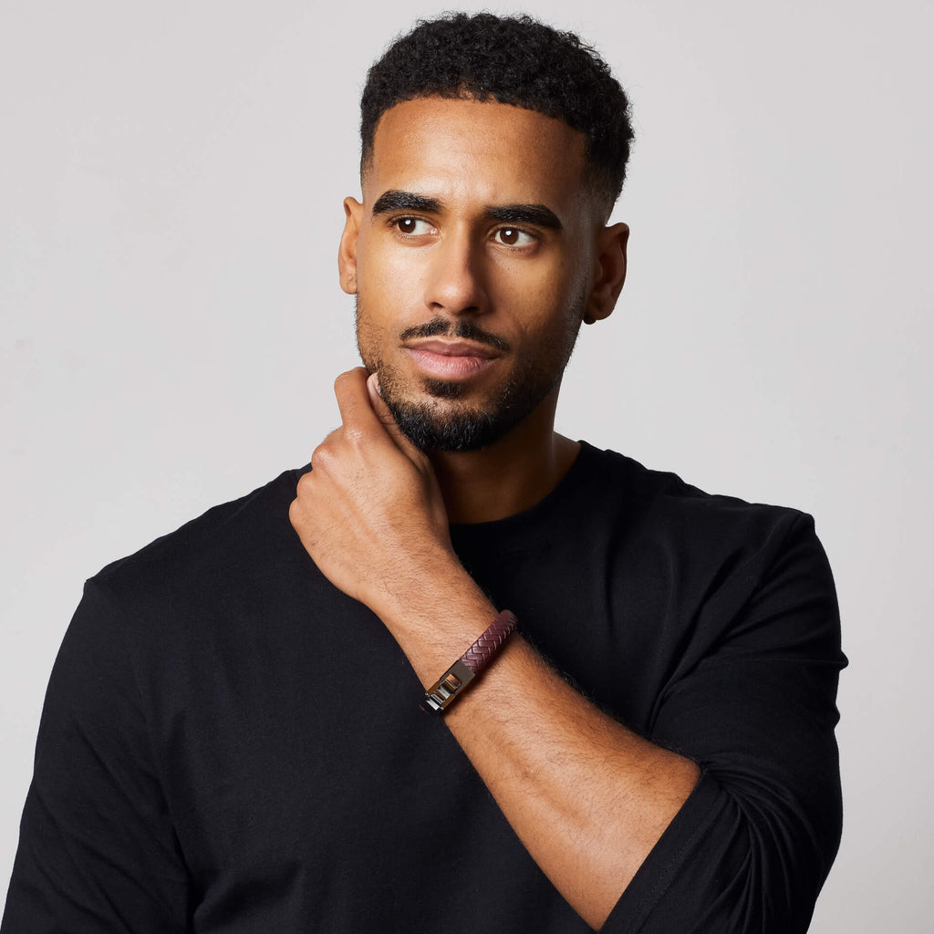 Fred Bennett burgunderfarbenes Lederarmband mit Statement-Verschluss