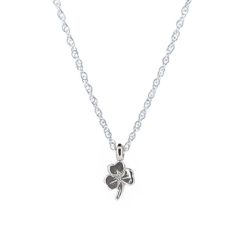 Collar de cadena con trébol de la suerte