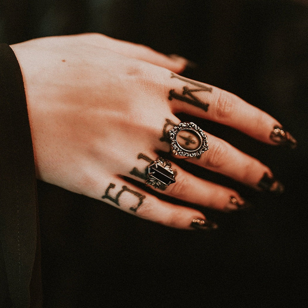 Memoriam Ornate Frame Ring