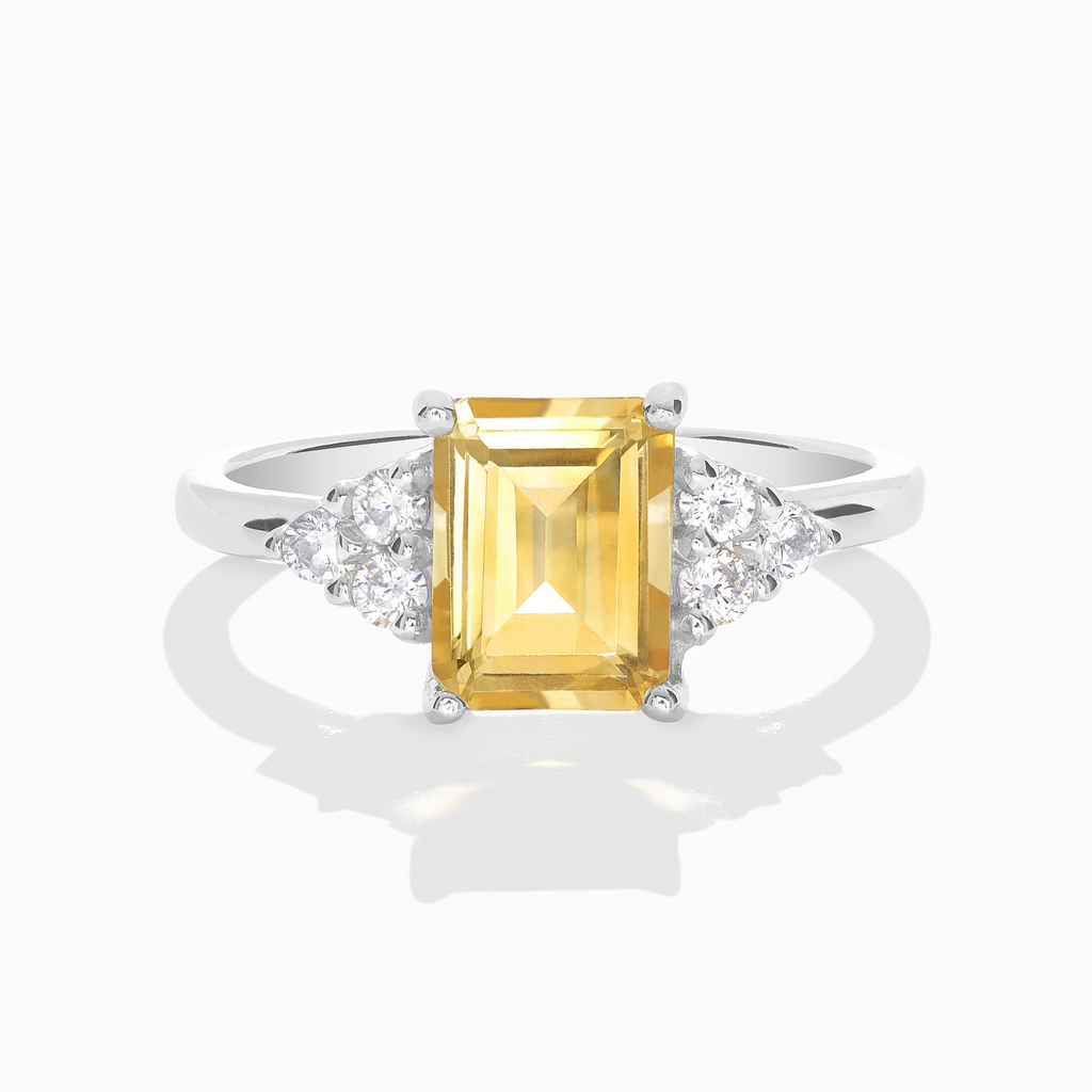 Anillo de citrino con corte esmeralda en plata de ley