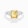 Anillo de citrino con corte esmeralda en plata de ley