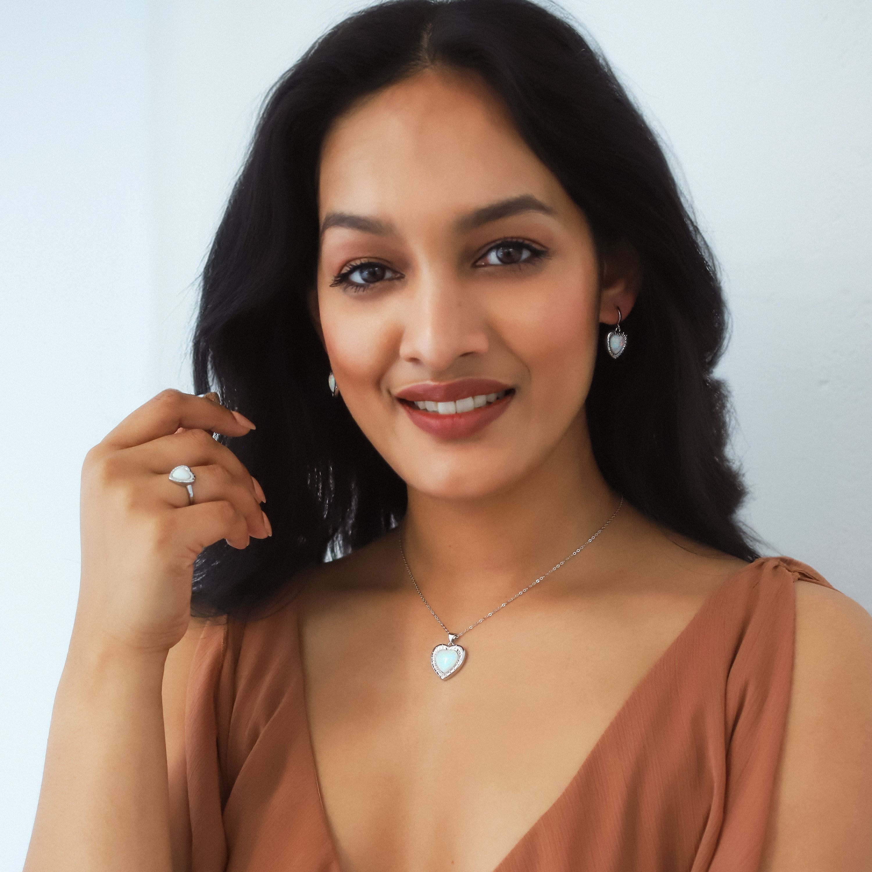 Anillo Roxanne de Ópalo con Corazón | Plata de Ley 925