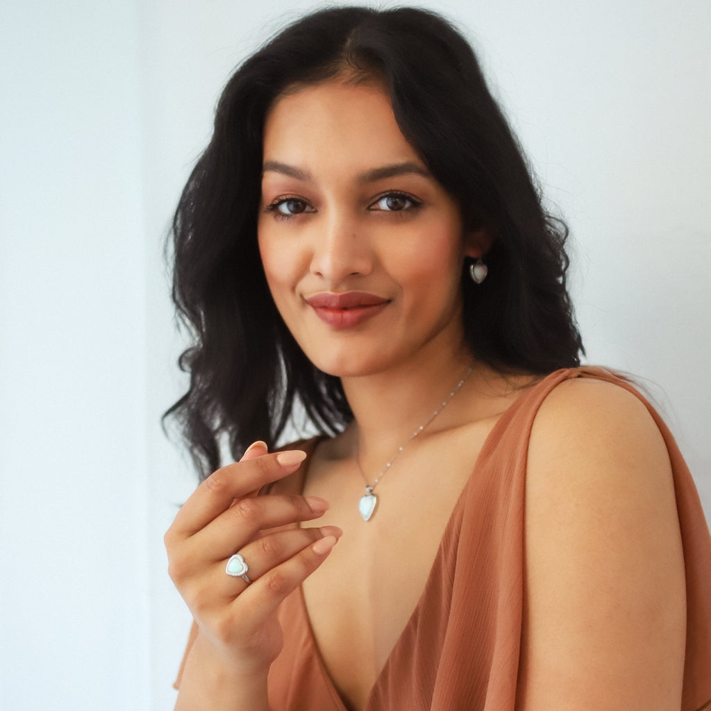 Anillo Roxanne de Ópalo con Corazón | Plata de Ley 925