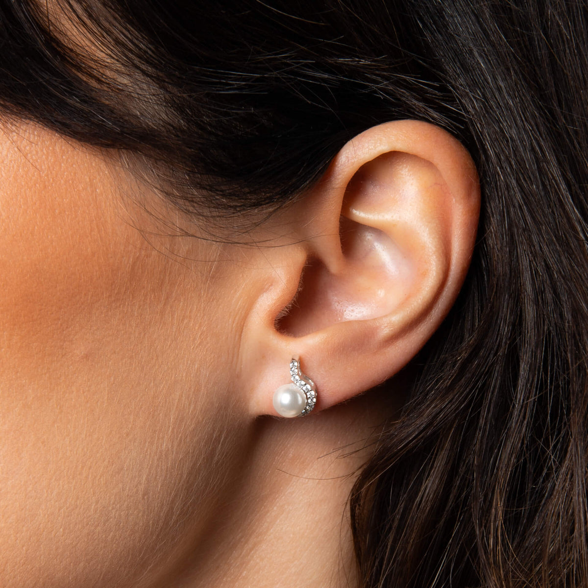 Diamonfire Halb-Halo Perlenohrstecker