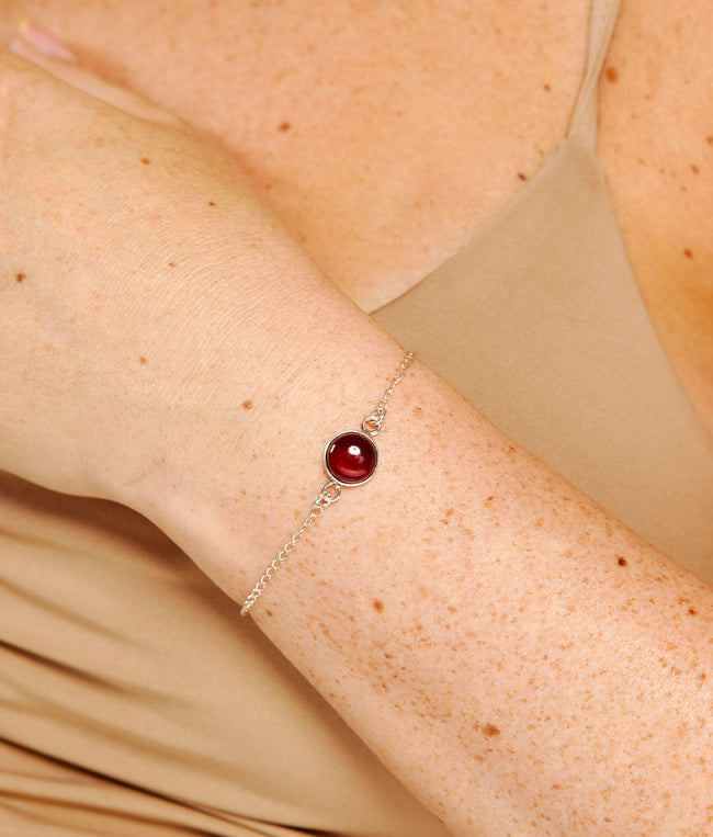 ESSENTIALS Cherry Amber Link Chain Bracelet