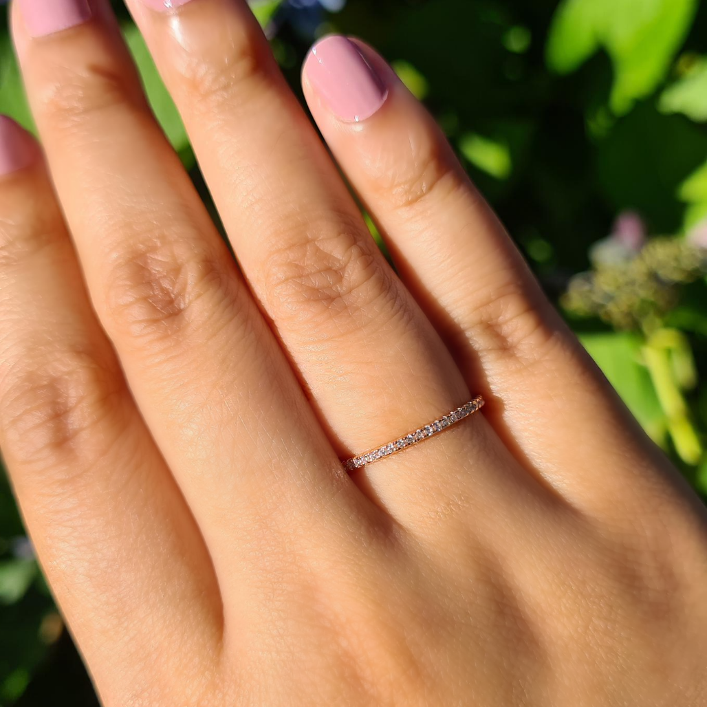 Dünner, durchgehender Memoire-Ring (1,2 mm) in Roségold