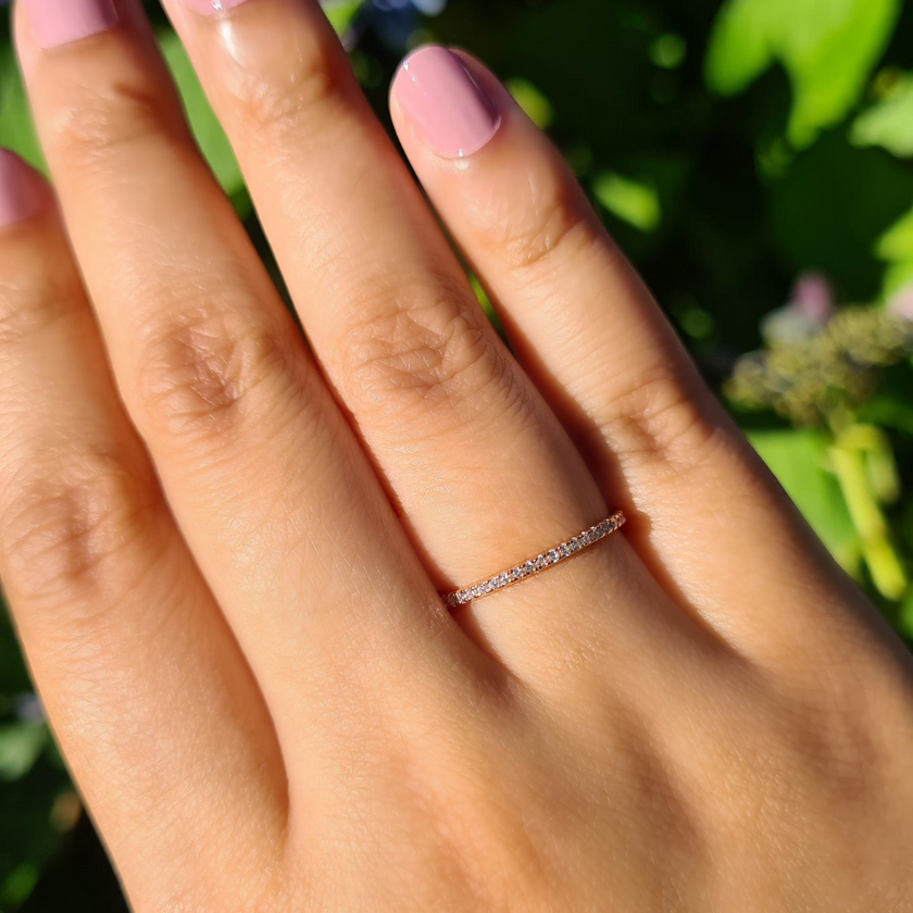 Dünner, durchgehender Memoire-Ring (1,2 mm) in Roségold