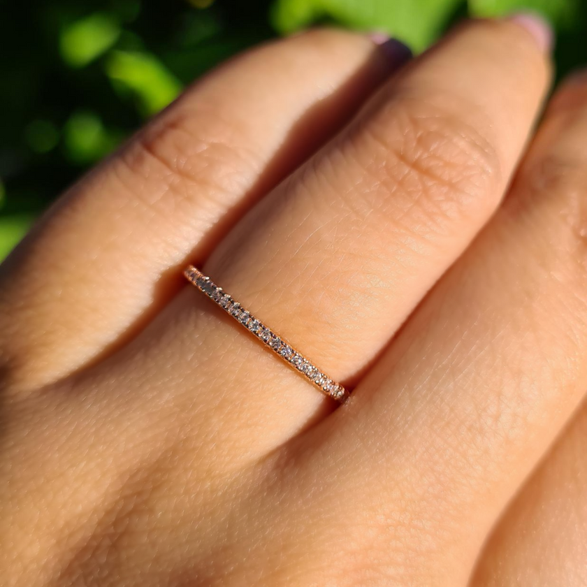 Dünner, durchgehender Memoire-Ring (1,2 mm) in Roségold