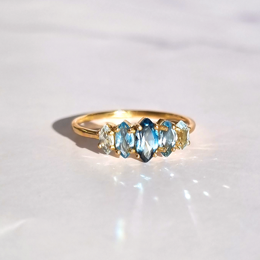 Ombre-Blautopasring in 18k Gold Vermeil