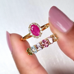 Regenbogen-Halb-Eternity-Ring mit mehrfarbigen Edelsteinen in 18 Karat Gold Vermeil