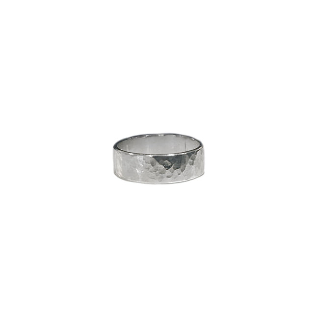 Anillo grueso martillado