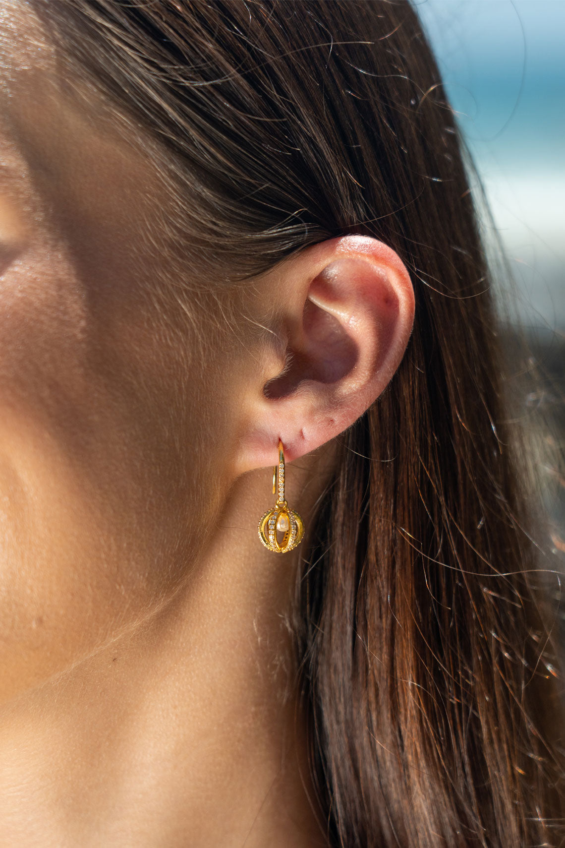 MAJESTY FRESHWATER PEARL EARRINGS GOLD