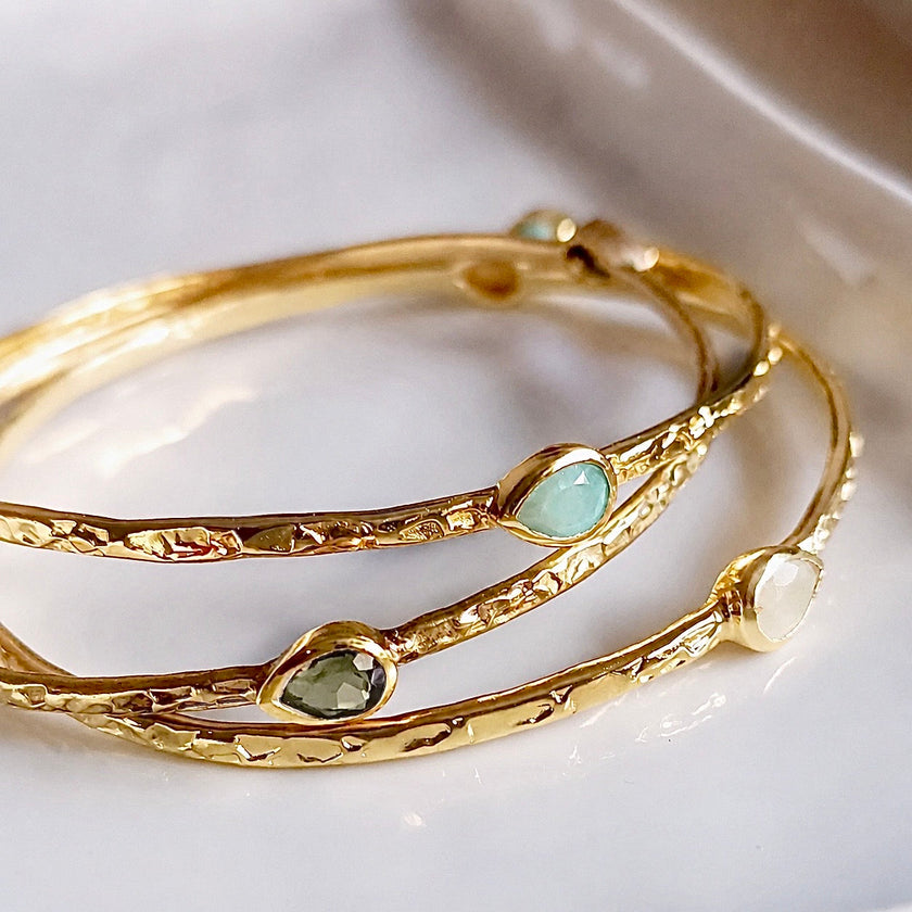 Brazalete apilable Simi de tres piedras Pariba Ónix