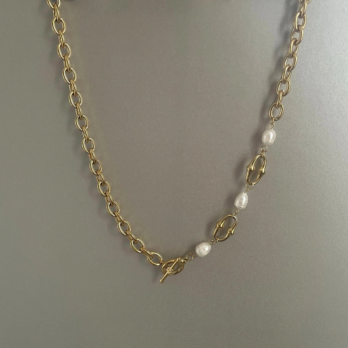Esme Luxe 18 Karat vergoldete T-Steg-Halskette