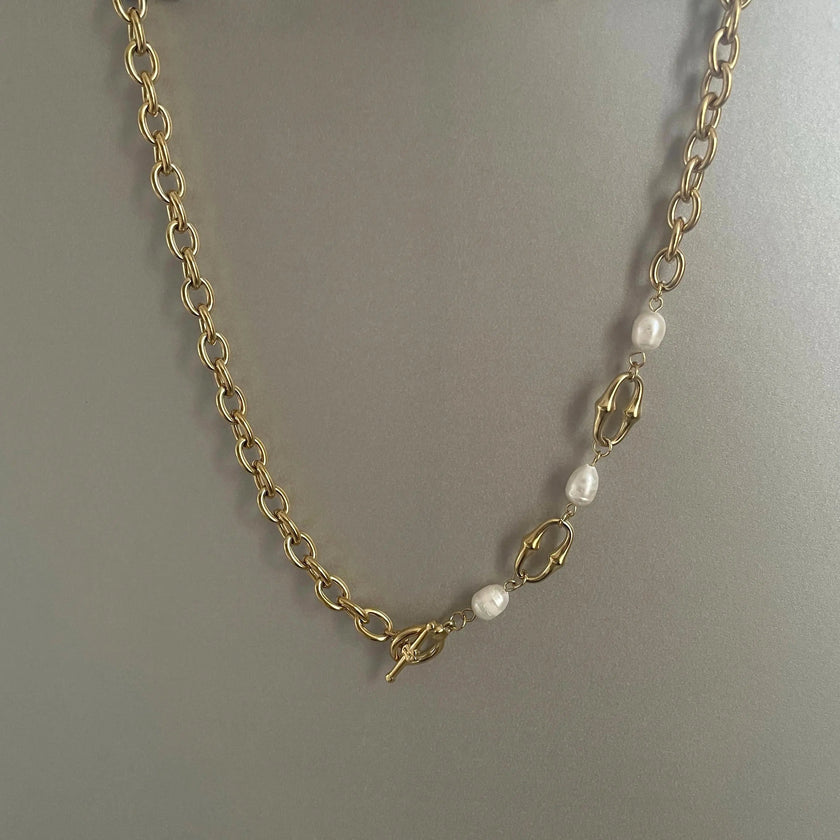 Esme Luxe 18 Karat vergoldete T-Steg-Halskette