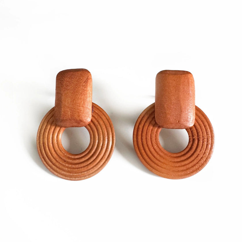 Pippa Tan Ohrclips aus Holz