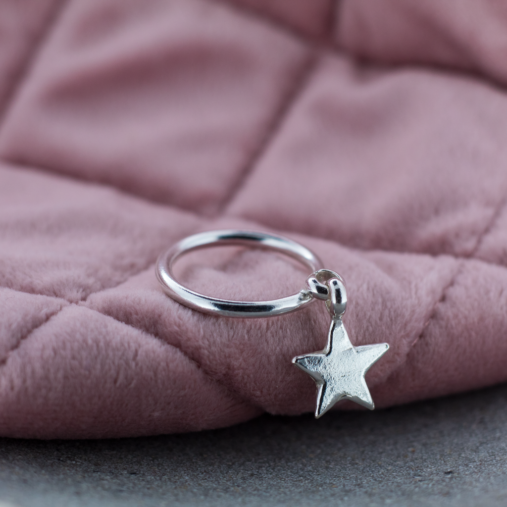 Star Dangle Ring