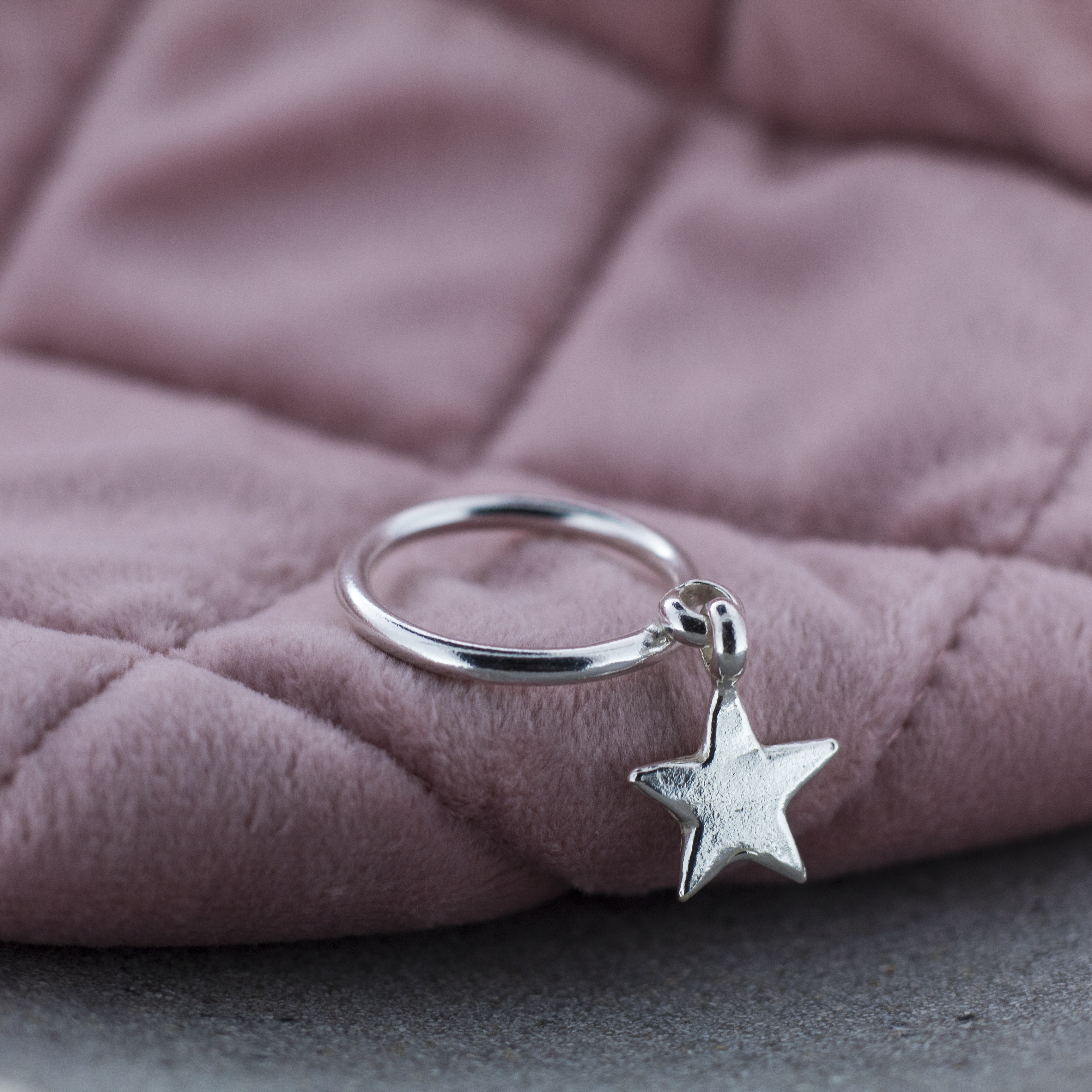 Star Dangle Ring