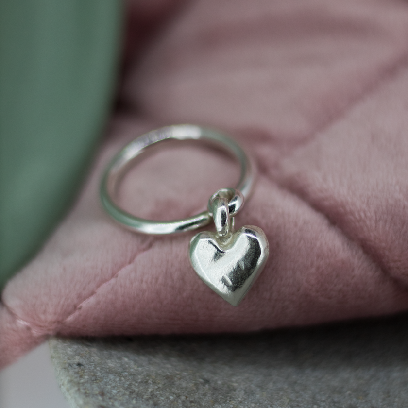 Sweet Heart Dangle Ring