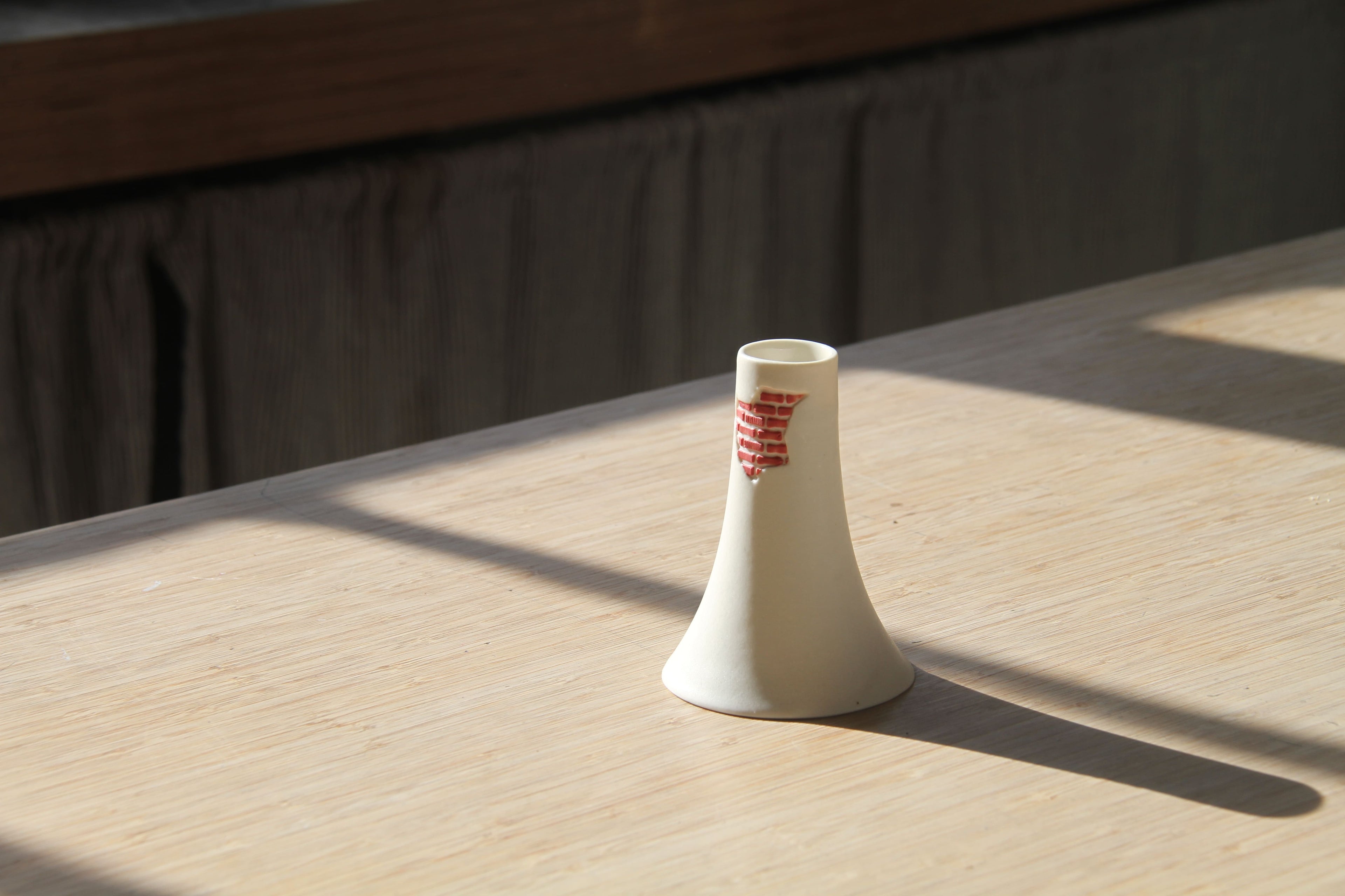 Mini Ceramic Wall Vase – Handmade Decorative Table Flower Holder