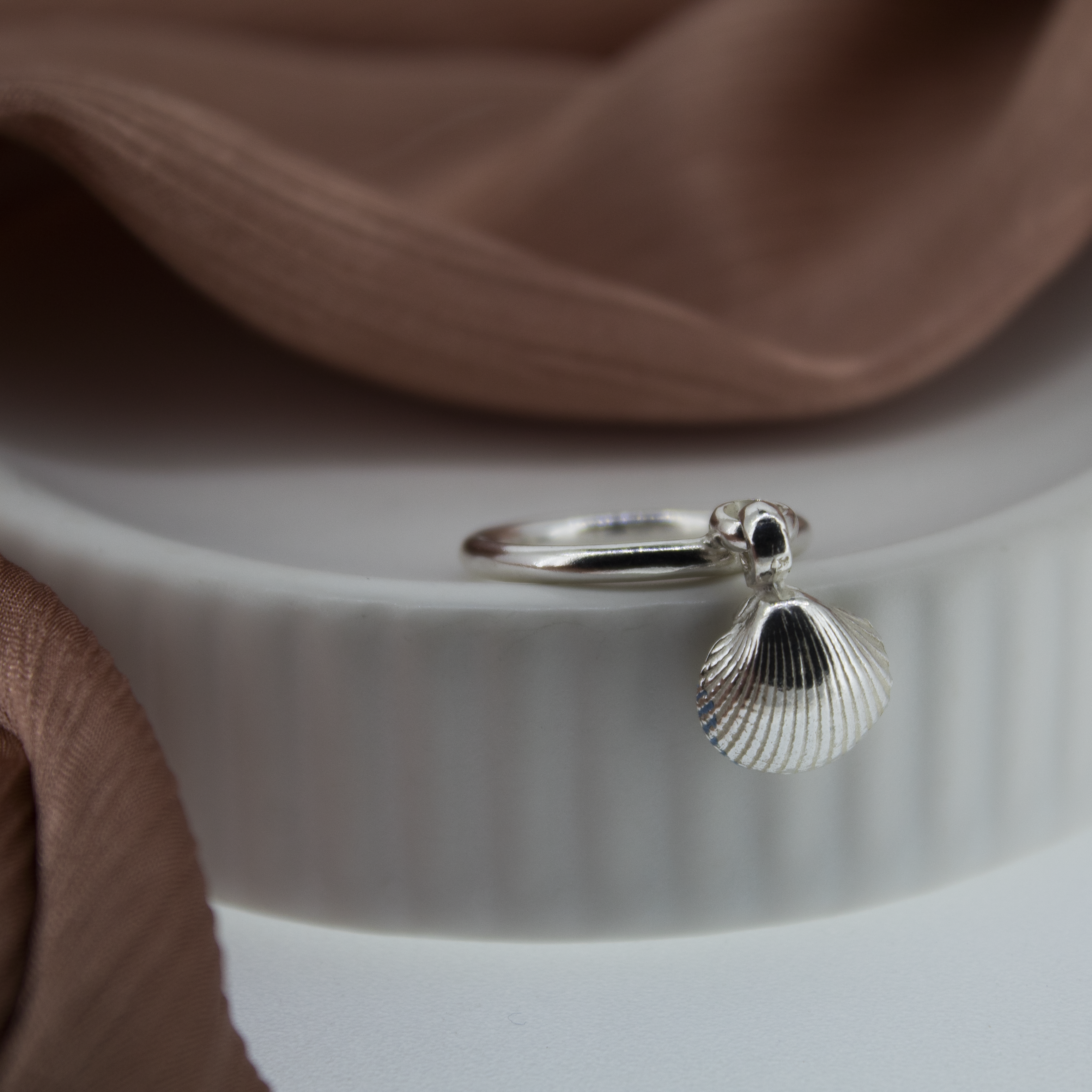 Shell Dangle Ring