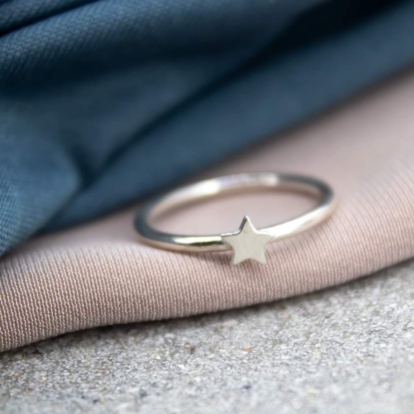 Skinny Mini Star Ring