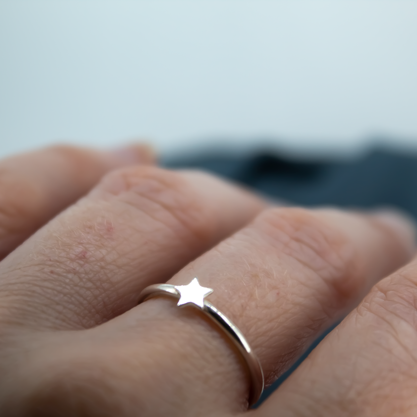 Skinny Mini Star Ring