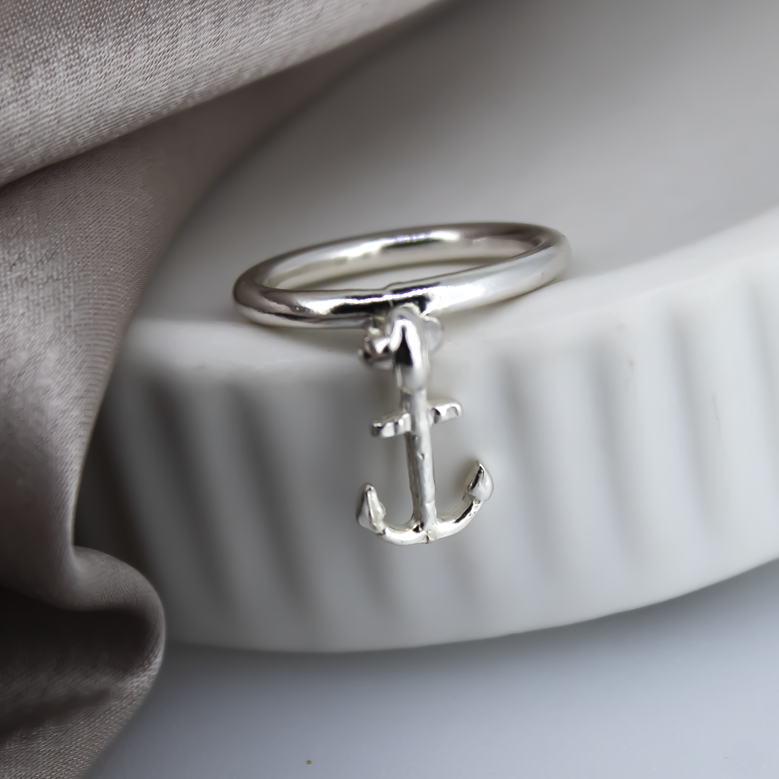 Anchor Dangle Ring